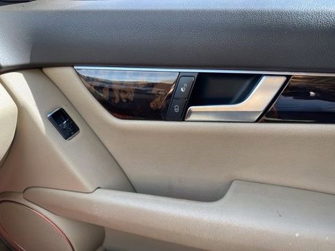 Used 2014 Mercedes-Benz C 250 Sedan image 22