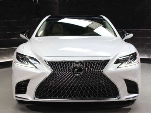 Used 2020 Lexus LS 500 w/ Luxury Package image 8