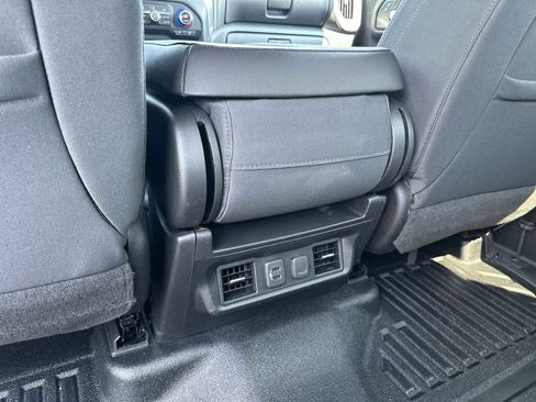 Used 2019 Chevrolet Silverado 1500 LT image 18