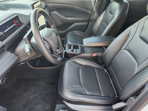 Used 2025 Ford Mustang Mach-E Premium image 12