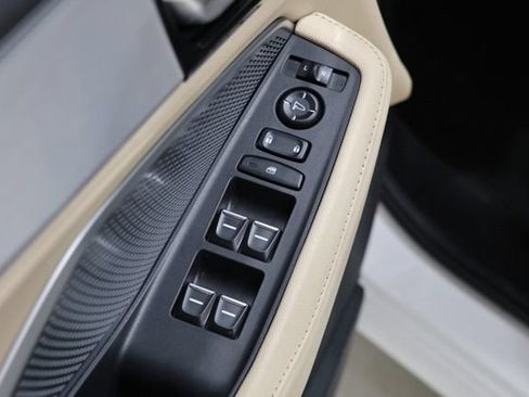 Used 2025 Acura MDX SH-AWD image 18