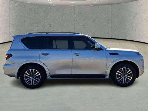 Used 2023 Nissan Armada SL w/ Captain's Chairs Package image 4