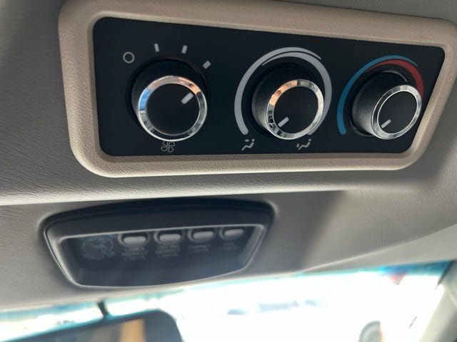 Used 2022 GMC Savana 2500 w/ Enhanced Convenience Package RWD image 27