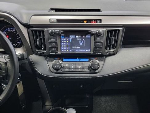 Used 2017 Toyota RAV4 XLE AWD/4WD image 19