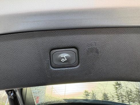 Used 2021 Ford Edge SEL w/ Convenience Package image 24