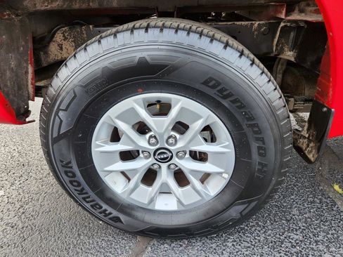 Used 2024 Nissan Frontier SV image 40