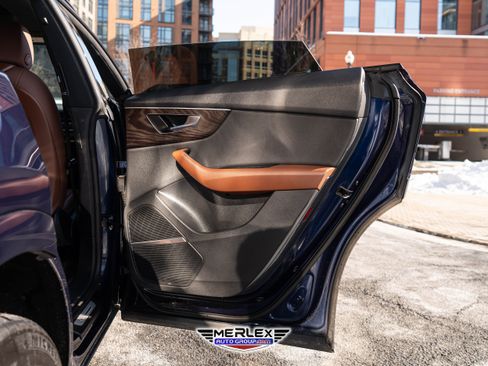 Used 2021 Audi Q8 Premium Plus image 48