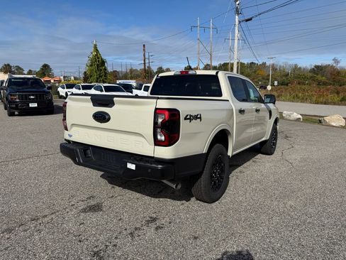 New 2025 Ford Ranger XLT w/ Black Appearance Package image 15