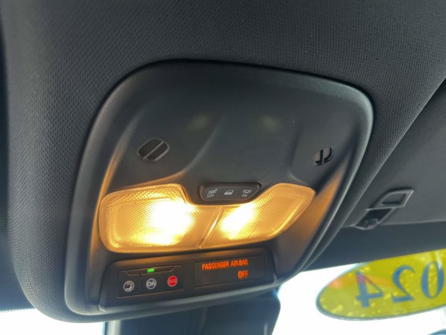 Used 2024 Chevrolet TrailBlazer RS FWD image 33