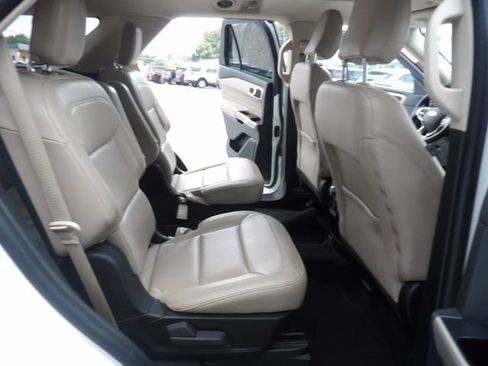 Certified 2021 Ford Explorer XLT w/ Equipment Group 202A RWD image 34