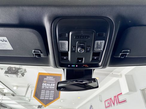Certified 2023 Chevrolet Tahoe Z71 w/ Luxury Package AWD/4WD image 33