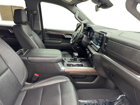 Used 2023 Chevrolet Silverado 1500 RST AWD/4WD image 15