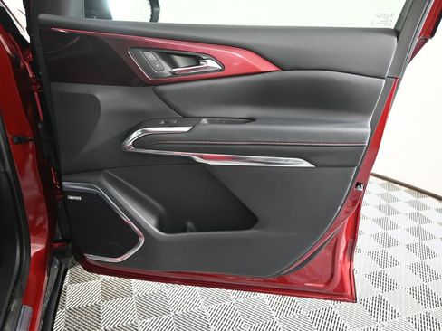 Used 2024 Chevrolet Traverse RS image 12