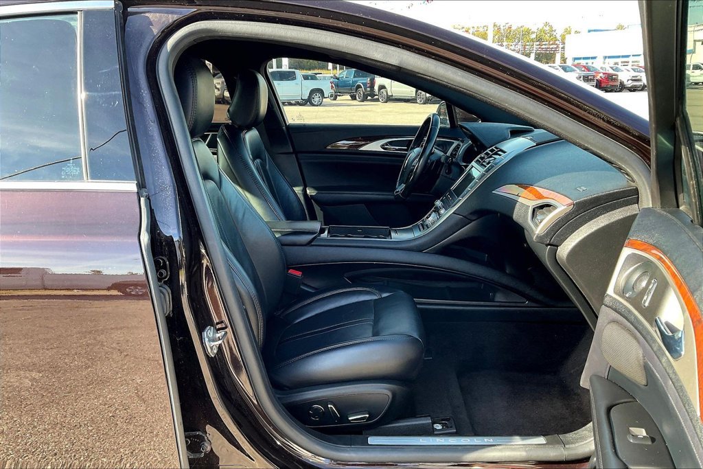 Used 2020 Lincoln MKZ Reserve w/ Elements Package FWD image 14