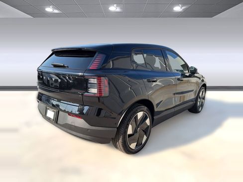 New 2026 Volvo EX30 Ultra w/ Climate Package AWD/4WD image 9