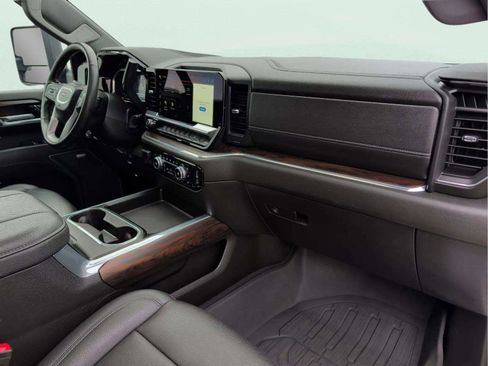 Used 2024 GMC Sierra 2500 SLT w/ SLT Premium Package image 23