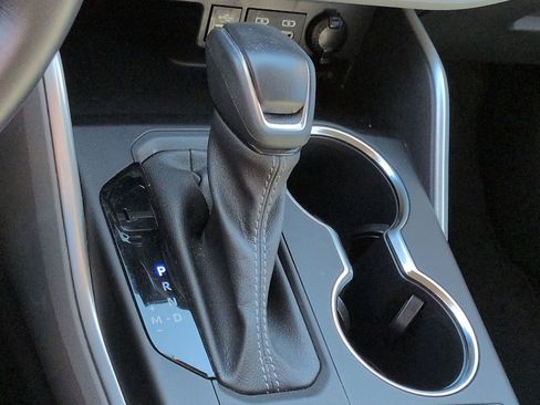 Used 2023 Toyota Highlander XLE image 24