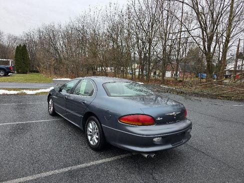 Used 2003 Chrysler Concorde Limited image 3