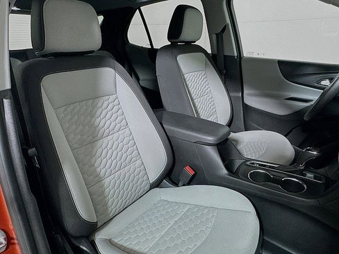 Used 2020 Chevrolet Equinox LS w/ LS Convenience Package image 27