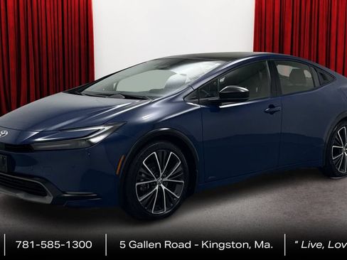 Used 2023 Toyota Prius XLE AWD/4WD image 1