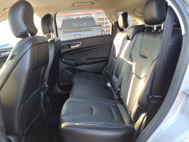Used 2018 Ford Edge Titanium w/ Ford Safe & Smart Package AWD/4WD image 8
