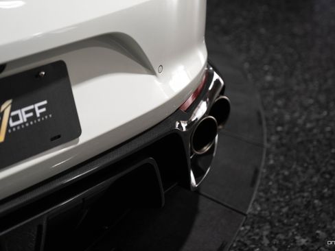 Used 2018 Ferrari 812 Superfast image 21