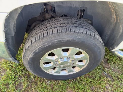 Used 2011 GMC Sierra 2500 SLT w/ SLT Convenience Package image 28