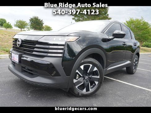 Used 2025 Nissan Kicks SV w/ SV Premium Package AWD/4WD image 1