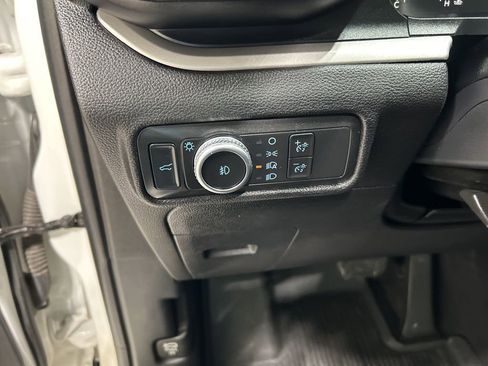 Used 2021 Ford Explorer XLT w/ Equipment Group 202A image 12