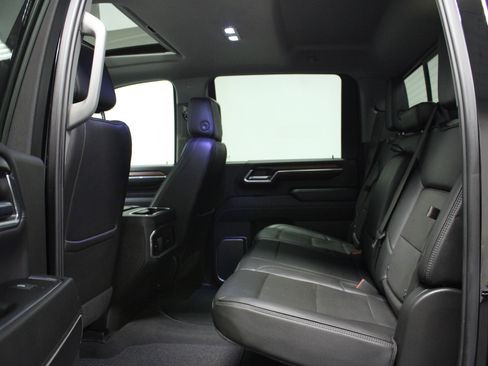 Used 2024 GMC Sierra 3500 Denali w/ Denali Reserve Package image 13