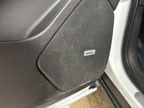 Used 2024 Cadillac XT6 Luxury w/ LPO, Floor Liner Package image 32