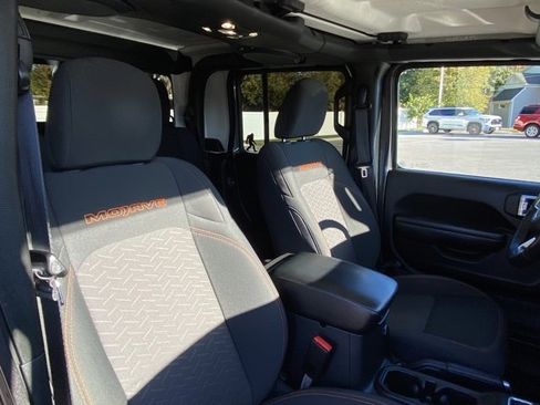 Used 2022 Jeep Gladiator Mojave w/ Cold Weather Group image 22