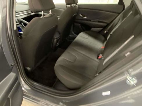 Certified 2025 Hyundai Elantra Blue image 9