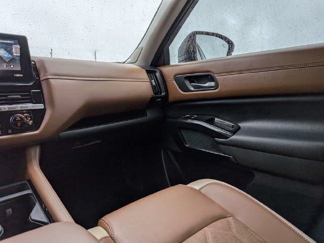 Used 2026 Nissan Pathfinder Platinum w/ Cargo Package FWD image 18