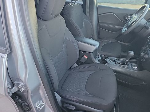 Used 2020 Jeep Cherokee Latitude image 38