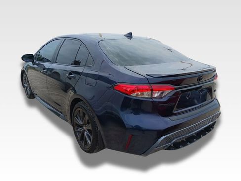 Used 2023 Toyota Corolla SE FWD image 3