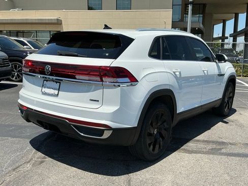 Used 2024 Volkswagen Atlas Cross Sport SE AWD/4WD image 3