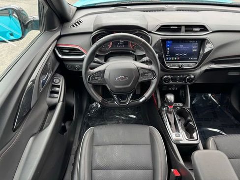 Used 2021 Chevrolet TrailBlazer RS w/ Technology Package image 5