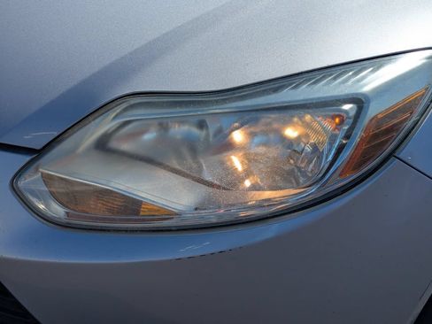 Used 2013 Ford Focus SE FWD image 12
