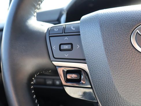 Used 2025 Toyota Camry SE w/ Multimedia Upgrade Package image 25