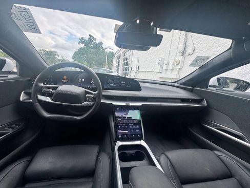 Used 2024 Lucid Air Touring AWD/4WD image 2