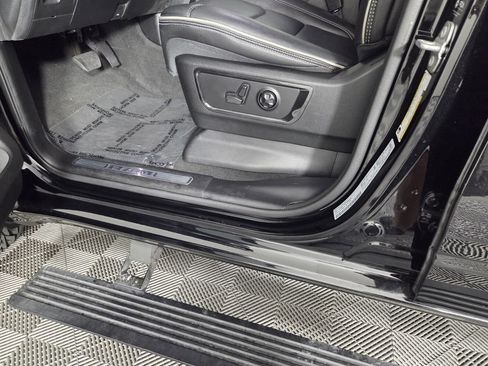 Used 2023 RAM 1500 Limited AWD/4WD image 12