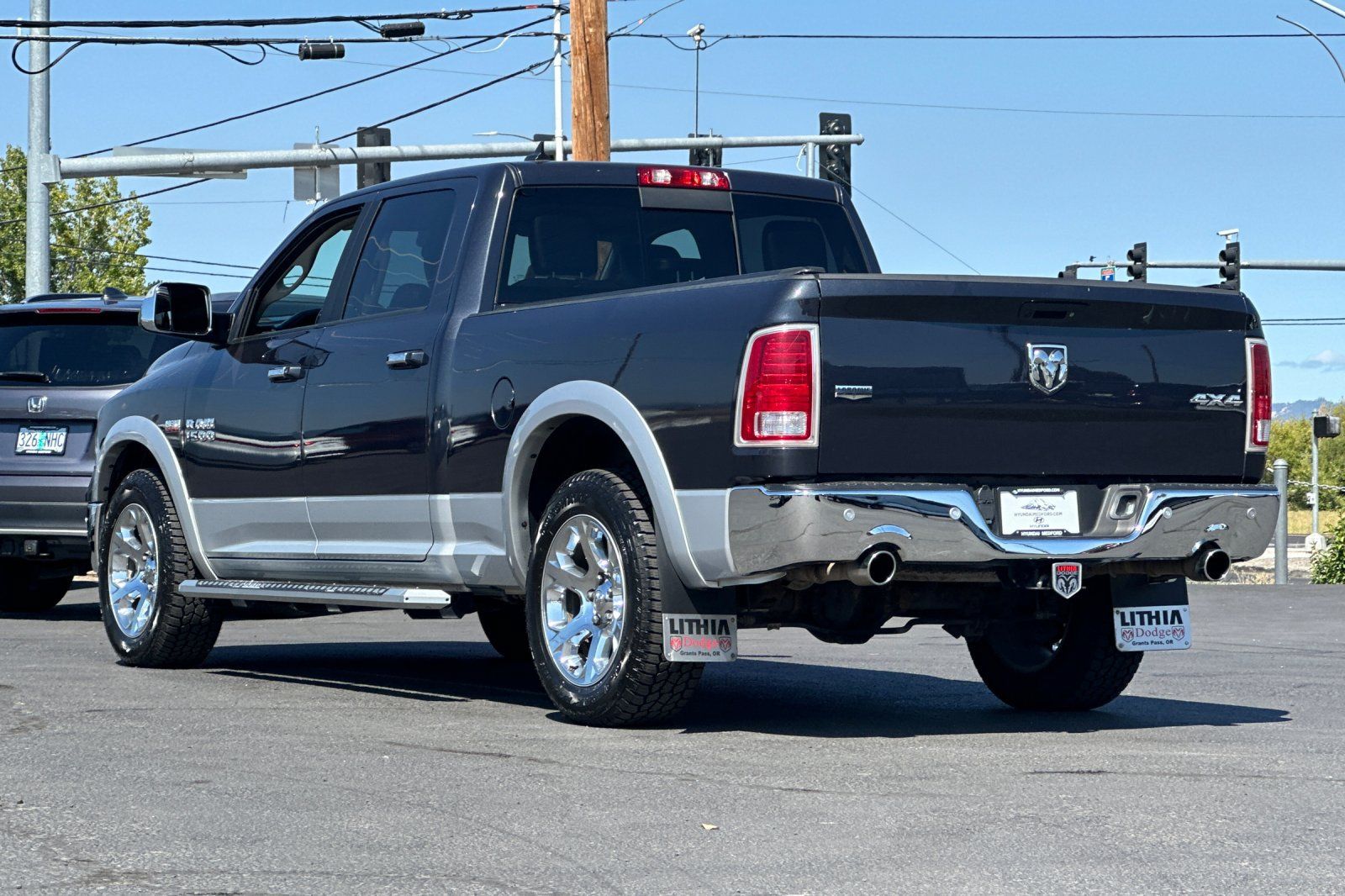 Used 2017 RAM 1500 Laramie w/ Convenience Group AWD/4WD image 6