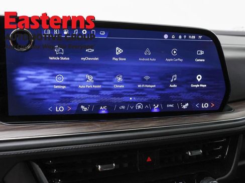 Used 2025 Chevrolet Suburban Z71 AWD/4WD image 19
