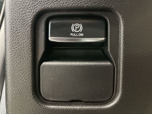 Used 2024 Jeep Wagoneer Series III AWD/4WD image 17