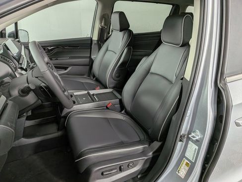 New 2026 Honda Odyssey Touring image 16