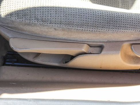 Used 2001 Saturn L-Series L200 image 27