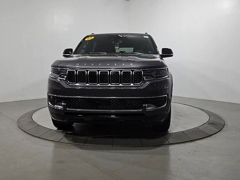 Used 2023 Jeep Wagoneer 4WD image 9