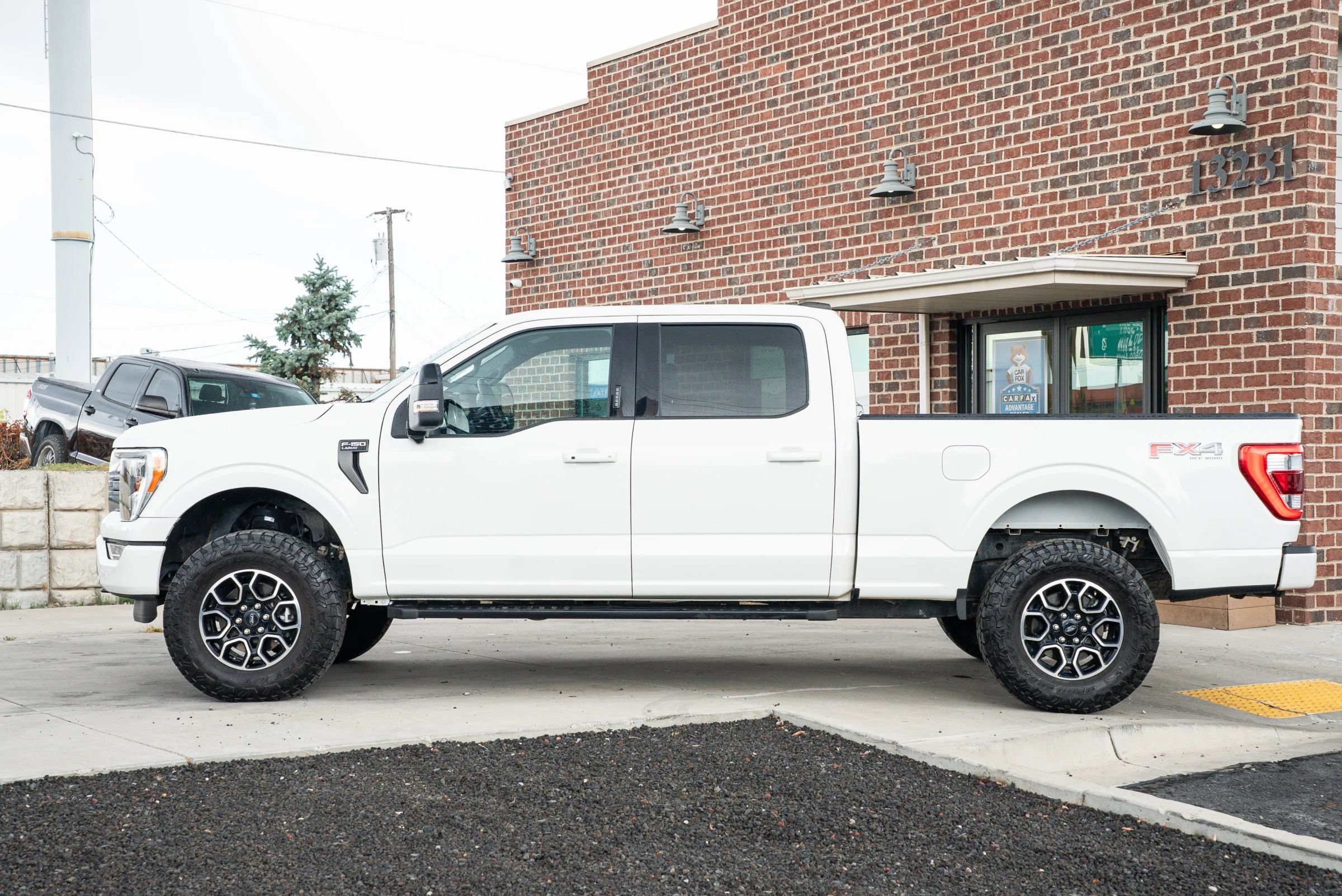 Used 2023 Ford F150 Lariat w/ Max Trailer Tow Package AWD/4WD image 3