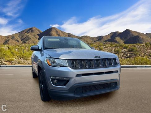 Used 2018 Jeep Compass Latitude w/ Popular Equipment Group FWD image 5